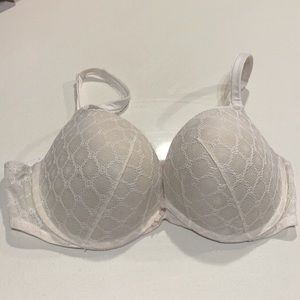 Victoria’s Secret Bra 38C